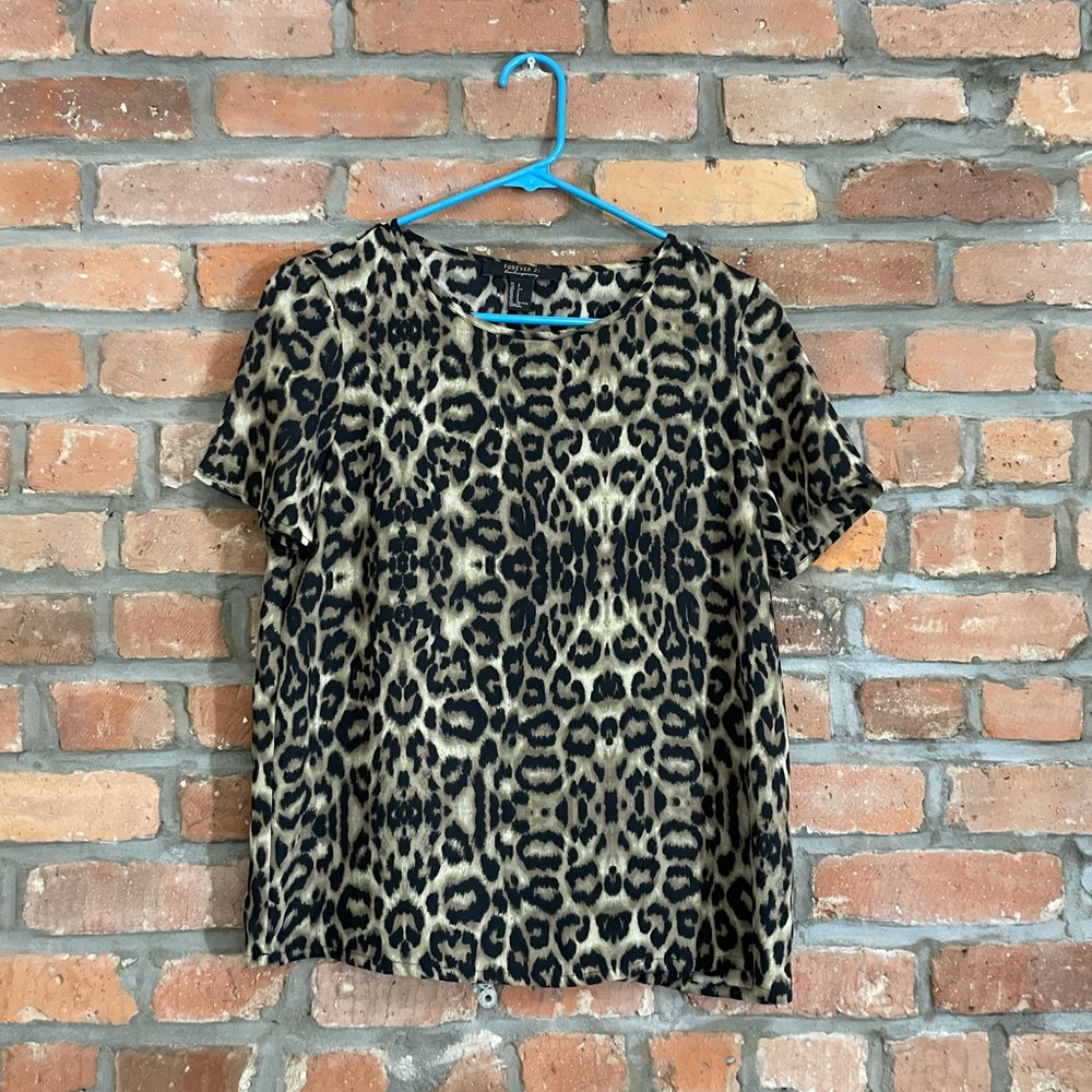 Forever21 Contemporary Leopard Print Short Sleeve Blouse